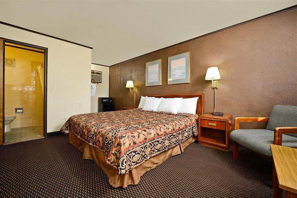 Country Hearth Inn-Ганнибал Экстерьер фото